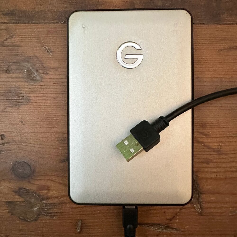 SanDisk Professional / G-Drive 1 TB External Drive with USB to USB A Cable - Picture 4 of 9